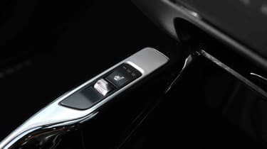 Kia Sorento - heated seat controls