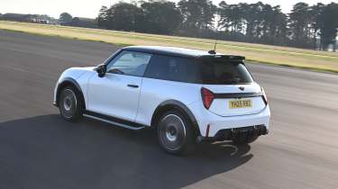 MINI Cooper JCW - rear tracking
