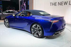 Lexus LC 500 Convertible - Los Angeles roof closed