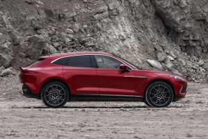 Aston Martin DBX - side static