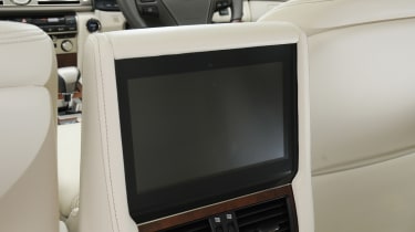 Lexus LS display