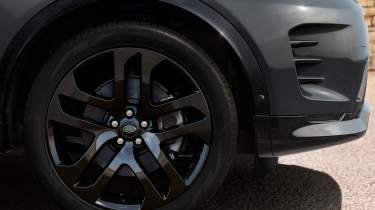 Land Rover Discovery Sport - wheel