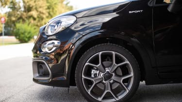 New Fiat 500x Sport 19 Review Pictures Auto Express