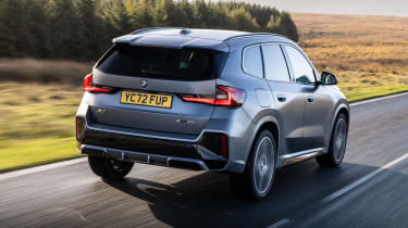 BMW X1 xDrive23i M Sport - rear tracking