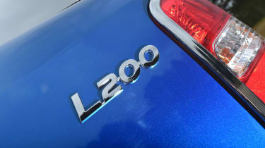 Mitsubishi L200 - L200 badge
