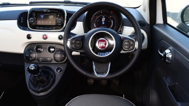 Fiat 500C 2016 - interior