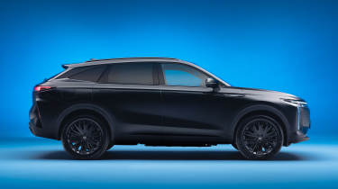 Omoda 9 Black Noble - side