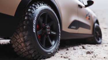Vauxhall Frontera Gravel - rear wheel