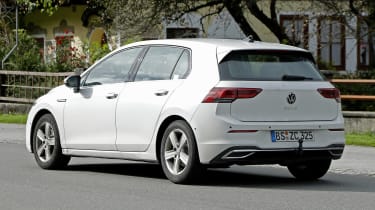 Volkswagen Golf facelift - spyshot 5