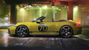 Porsche 911 Spirit 70 - side roof down