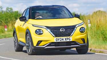 Nissan Juke - left cornering