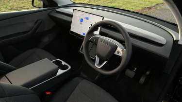 Tesla Model Y - dashboard