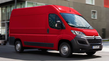 Citroen Relay - front tracking