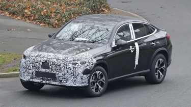 Mercedes GLC facelift - black front cornering