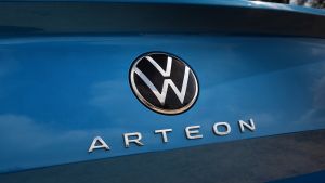 Volkswagen Arteon eHybrid - Arteon badge