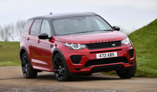 Land Rover Discovery Sport - front