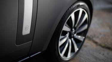 New Range Rover SV Burford Edition - wheel