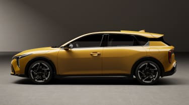 Kia K4 - side studio