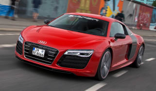 Audi R8 e-tron front tracking