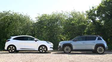 Renault 4 vs Ford Puma Gen-E - side