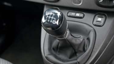 Fiat Panda Mk4 - gear stick