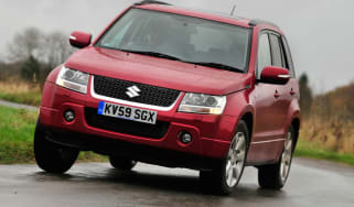 Suzuki Grand Vitara front cornering