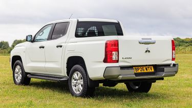 New Mitsubishi L200 Commercial
