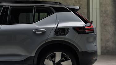 Volvo EX40 facelift - charging
