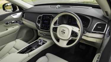 Volvo XC90 - interior 