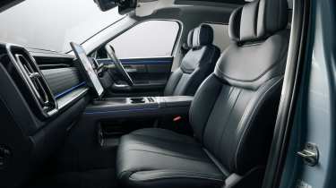 Jaecoo 7 SHS-S - front seats