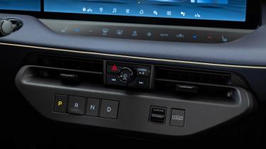 Nissan Leaf - centre console