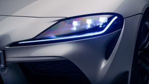 Toyota GR Supra 2.0 - front lights
