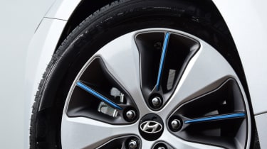 Hyundai Ioniq - wheel