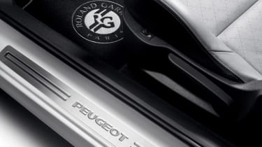 Peugeot 207CC convertible interior detail