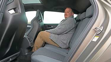 Abarth 600e Scorpionissima - Cupra rear sears