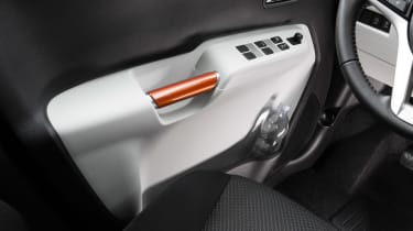 Suzuki Ignis 2016 2WD - door inlay