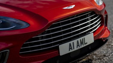 Aston Martin DBX - front grille