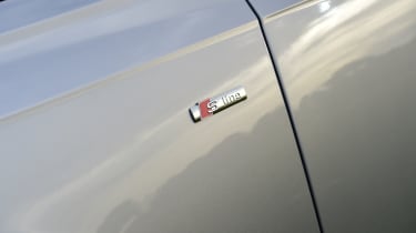 Audi Q7 - wing