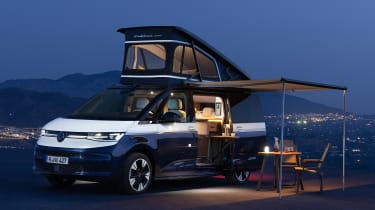 Volkswagen California Concept - night
