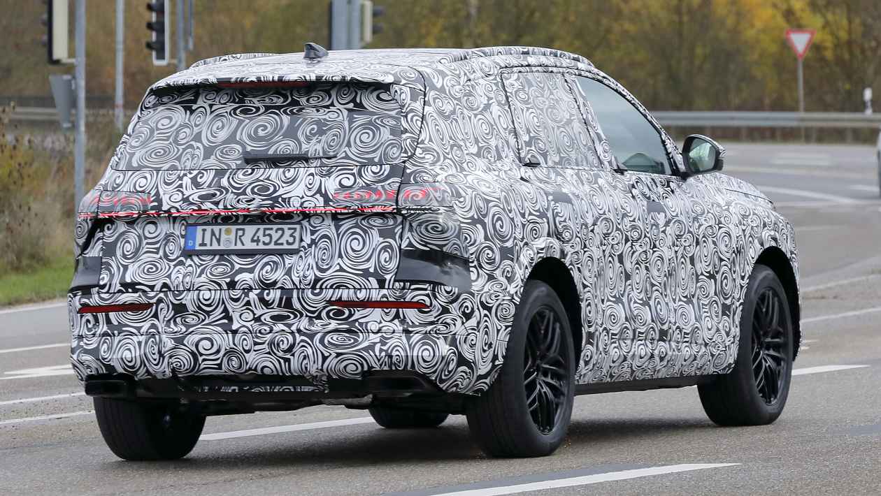 Audi%20Q7%20right%20rear%203_4_ufsdvn.jpg