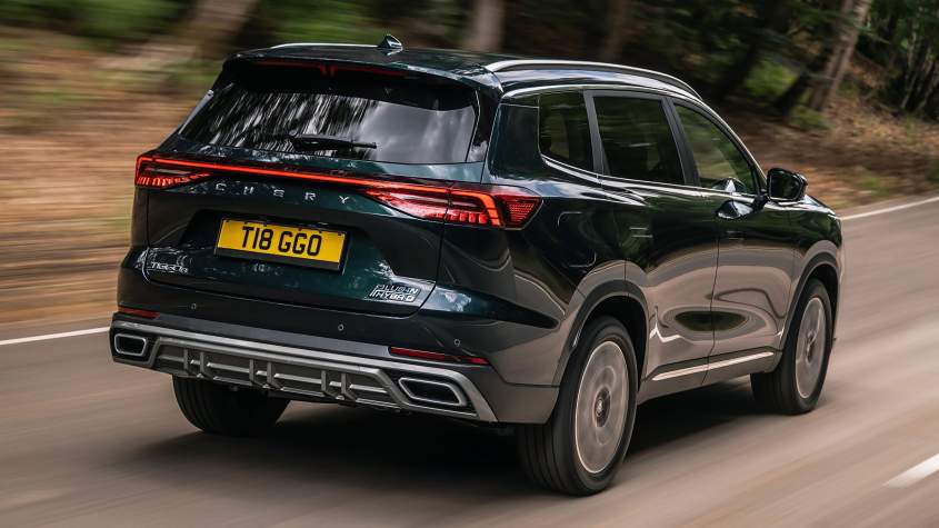 Chery Tiggo 8 - динамическая задняя 3/4