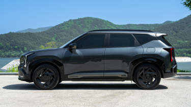 Kia Seltos - side