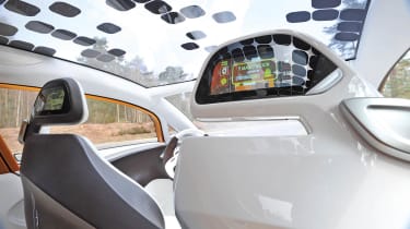 Renault R-Space Concept TVs