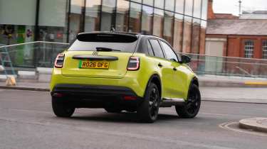Fiat 600 Hybrid Sport - rear cornering