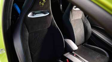 Abarth 500e - front seats
