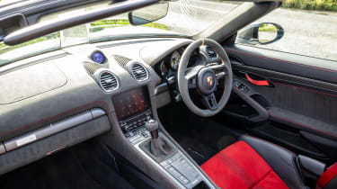 Porsche 718 Spyder RS - interior