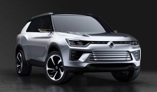 SsangYong SIV-2 - front static