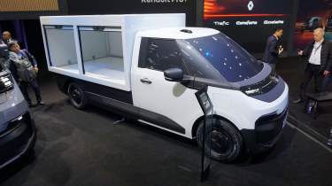 Renault Goelette on display at Commercial Vehicle Show - front 3/4