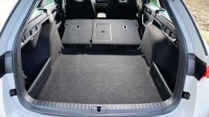 Skoda Octavia vRS diesel - boot seats down