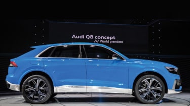 Audi Q8 concept - show side